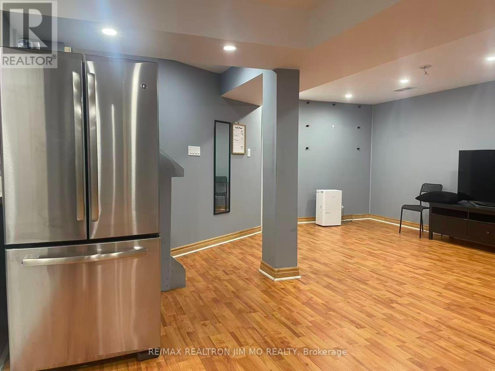 BASEMENT - 5 BUTTONWOOD TRAIL