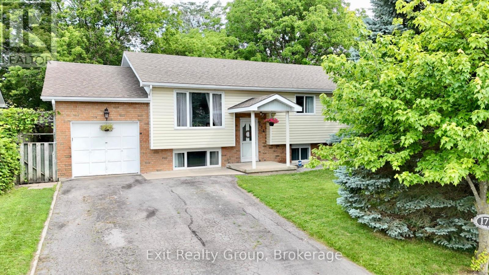 171 PARK STREET - Photo 2