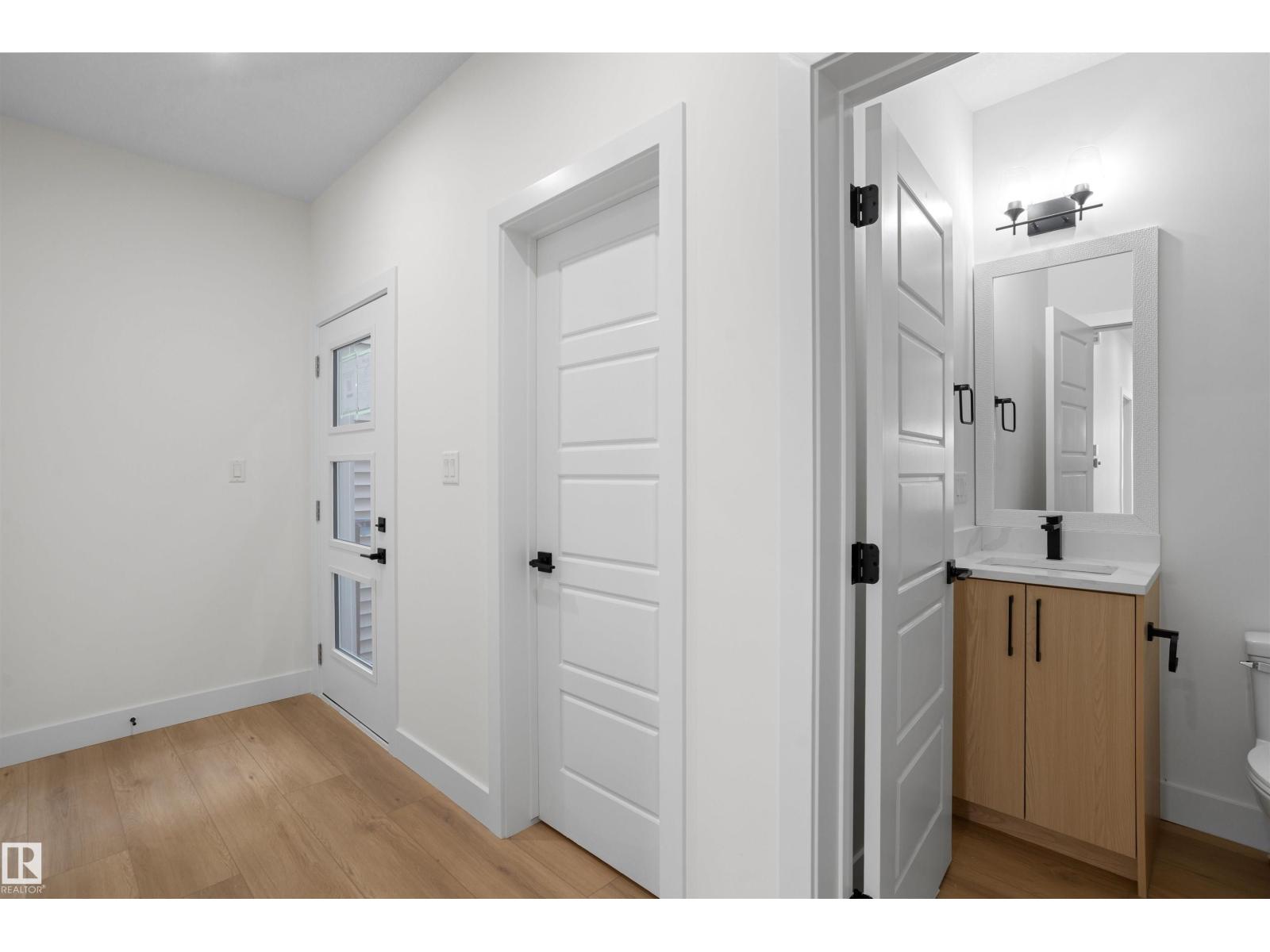 727 158 AV NE