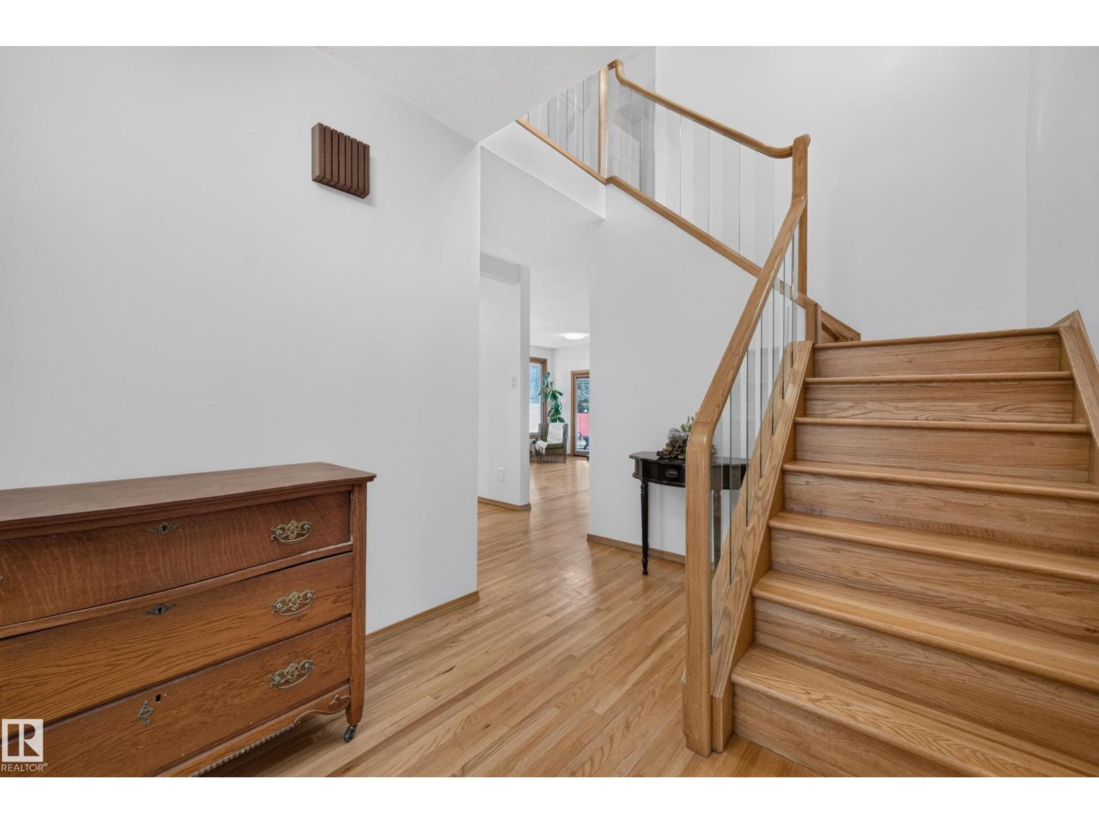 10706 33A AV NW