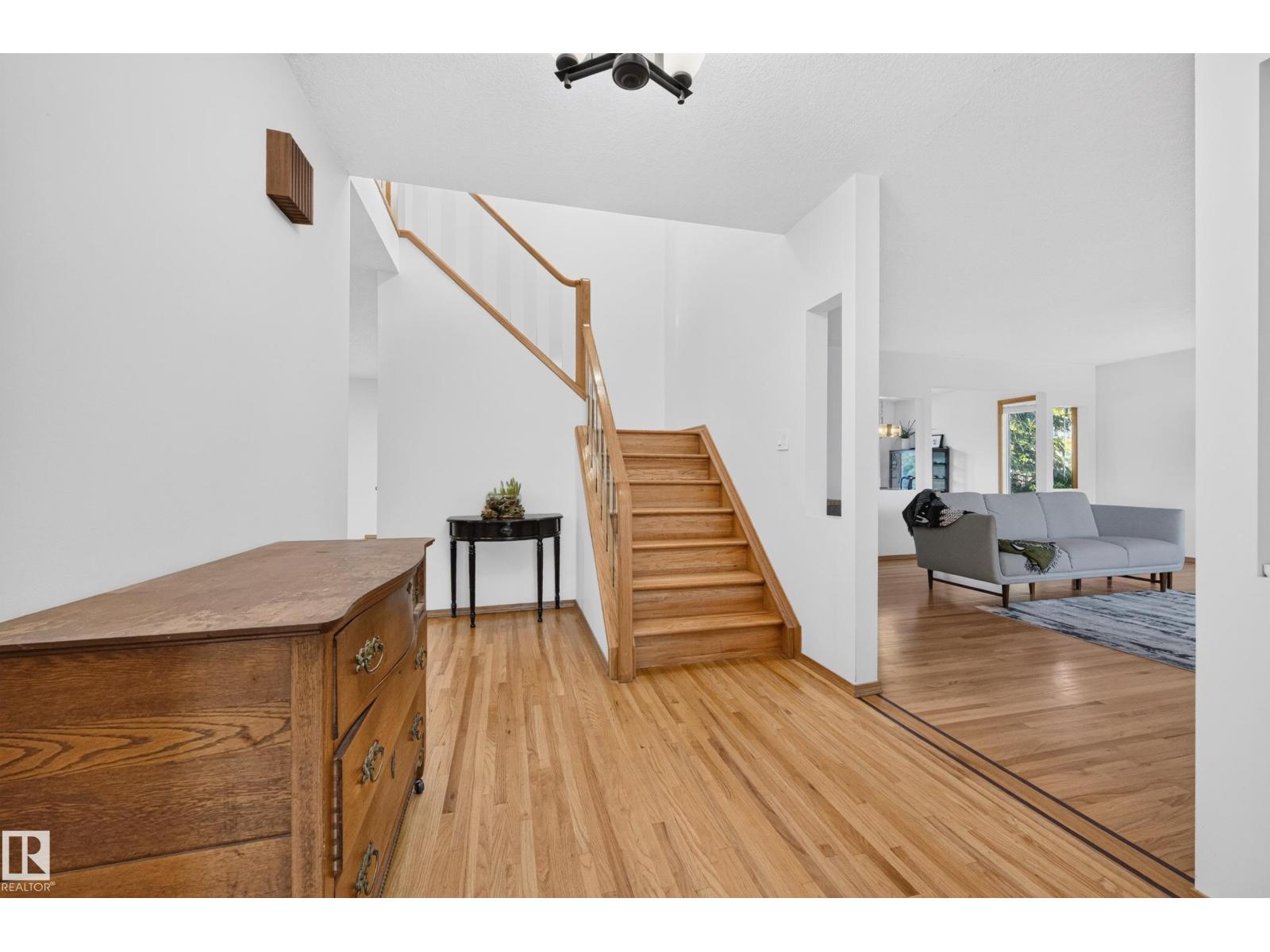 10706 33A AV NW