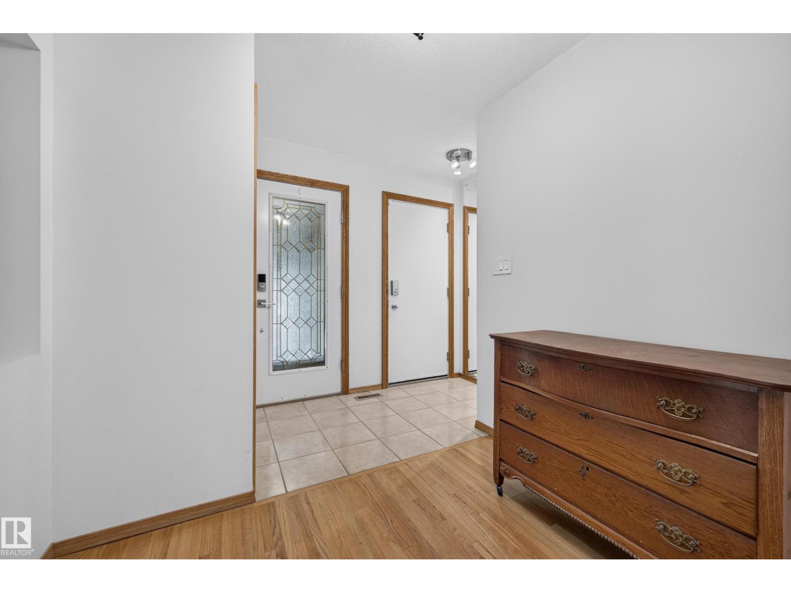 10706 33A AV NW
