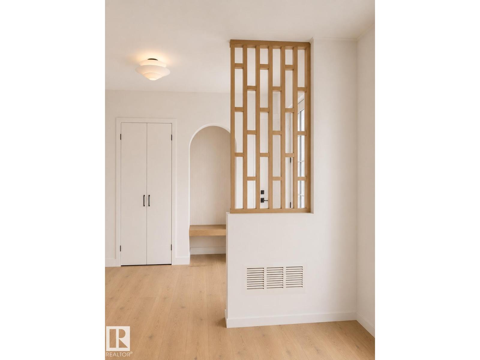 9243 148 ST NW