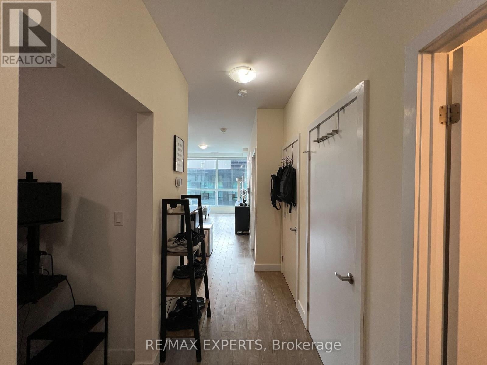 705 - 100 GARMENT STREET