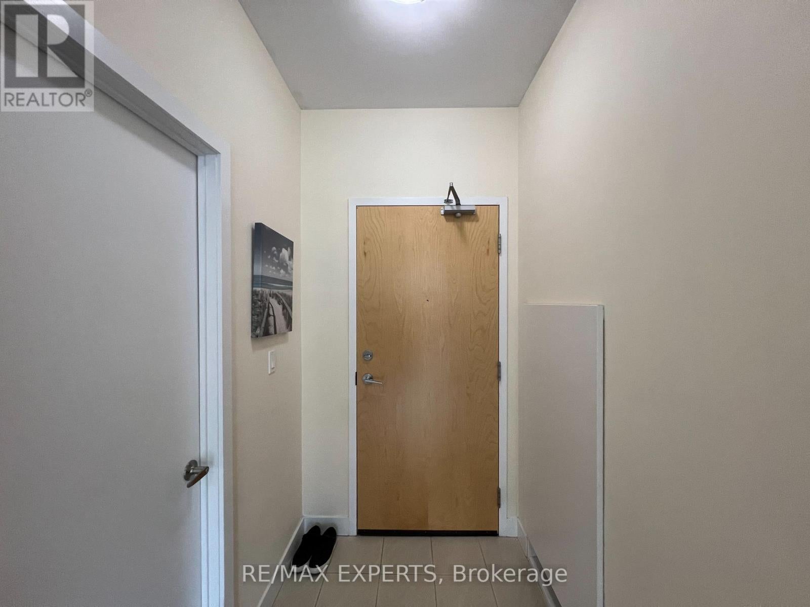 705 - 100 GARMENT STREET