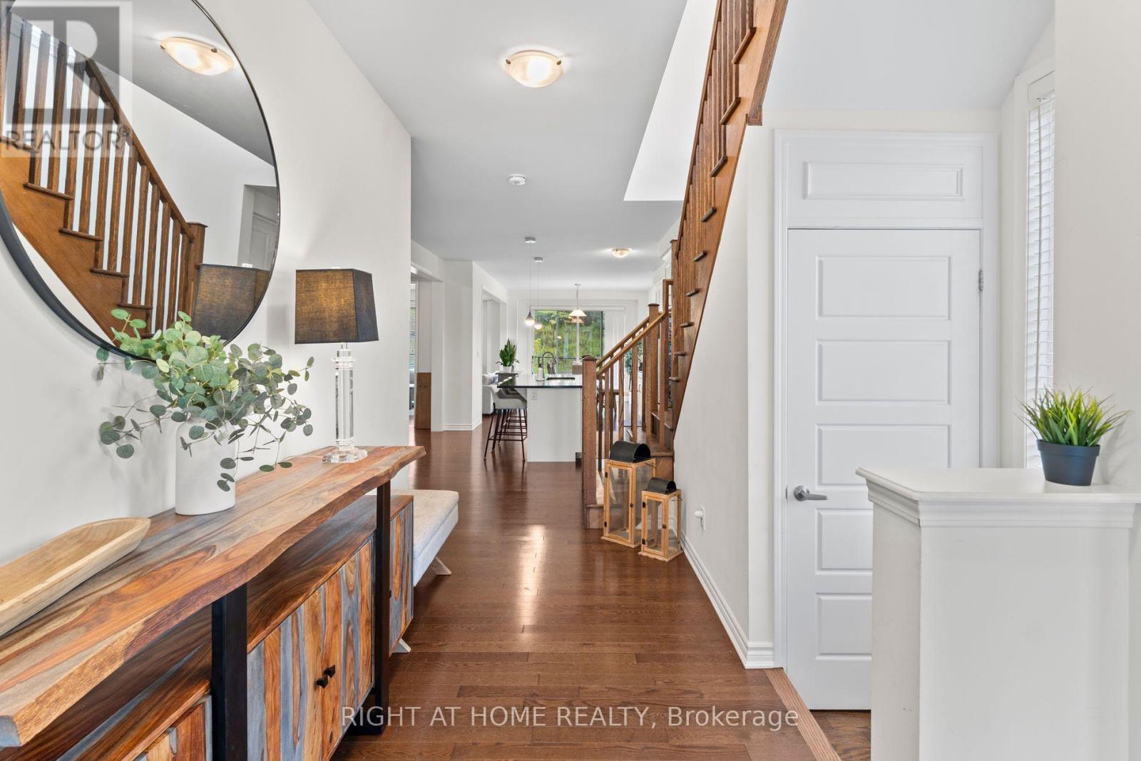 404 EQUESTRIAN WAY