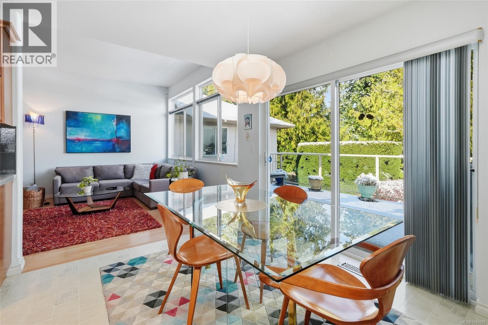 211 Saturna Dr