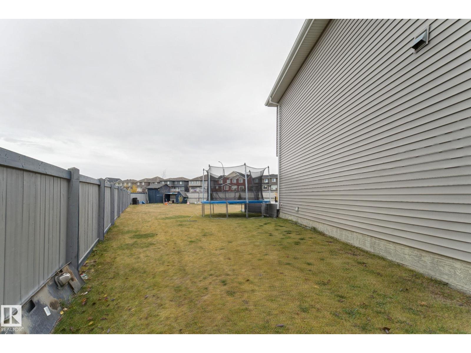 6706 24 AV SW
