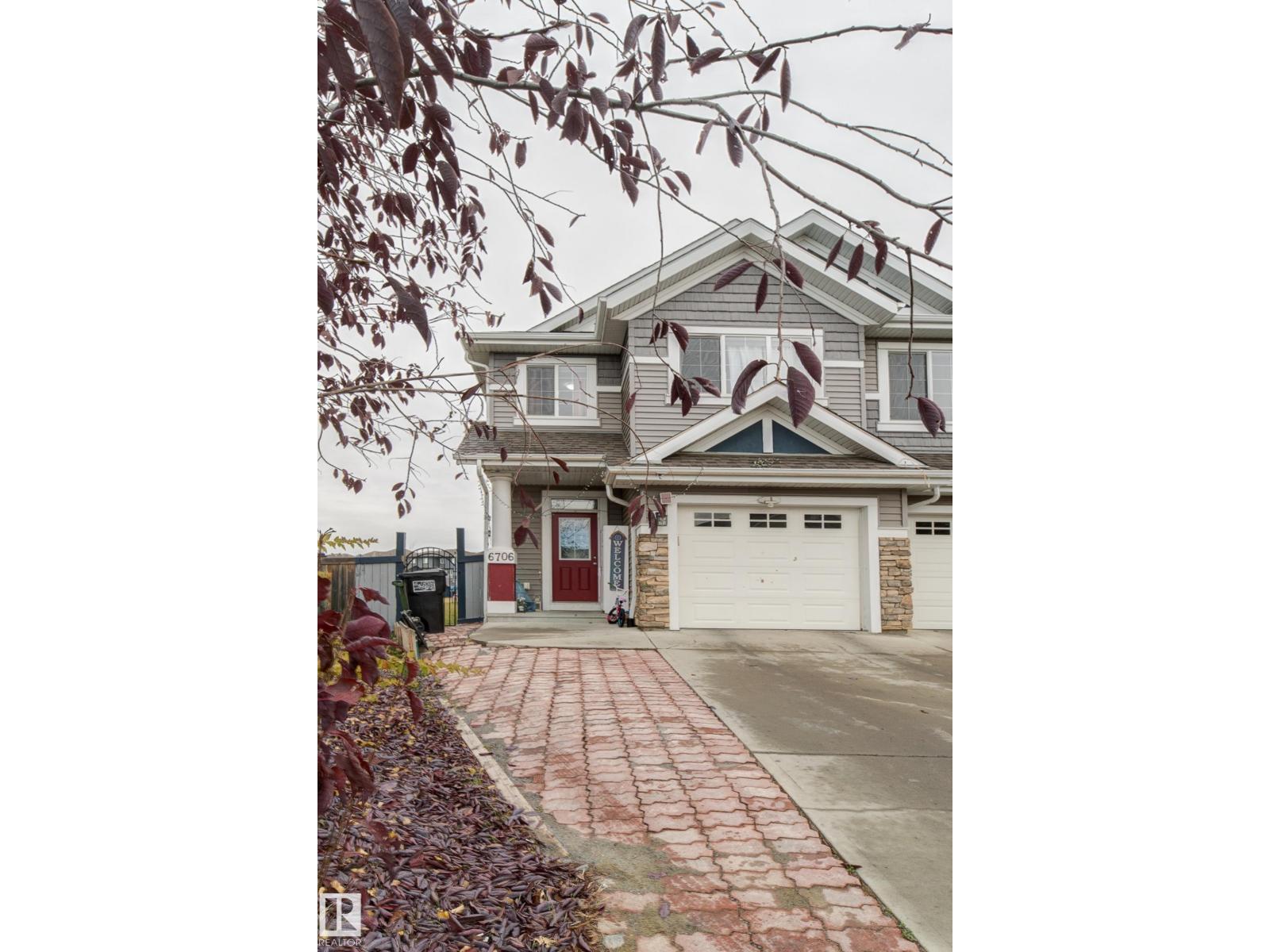 6706 24 AV SW