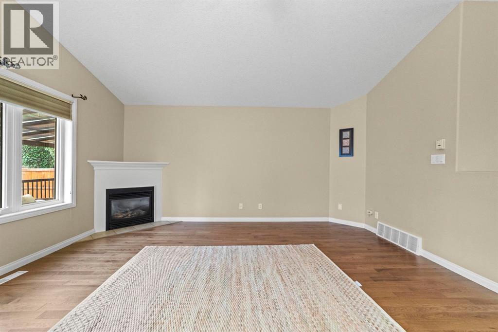3312 51 Street Close