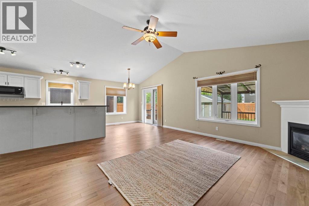 3312 51 Street Close