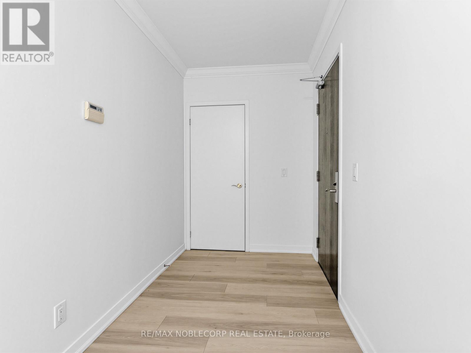 1705 - 840 QUEENS PLATE DRIVE