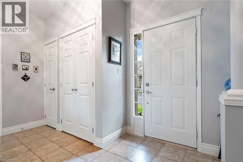 10 COBBLESTONE Drive Unit# 25