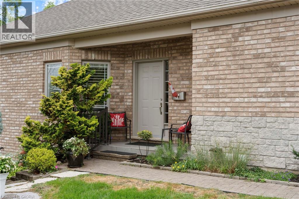 10 COBBLESTONE Drive Unit# 25