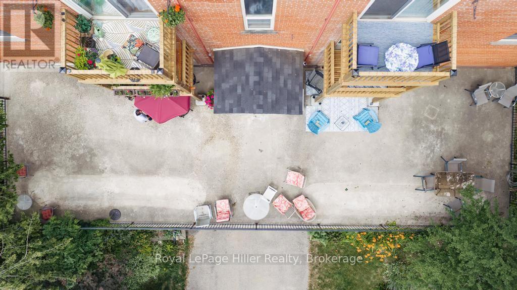 98 WILLIAM STREET E