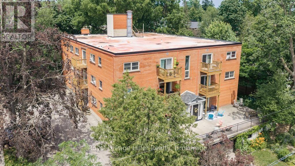 98 WILLIAM STREET E