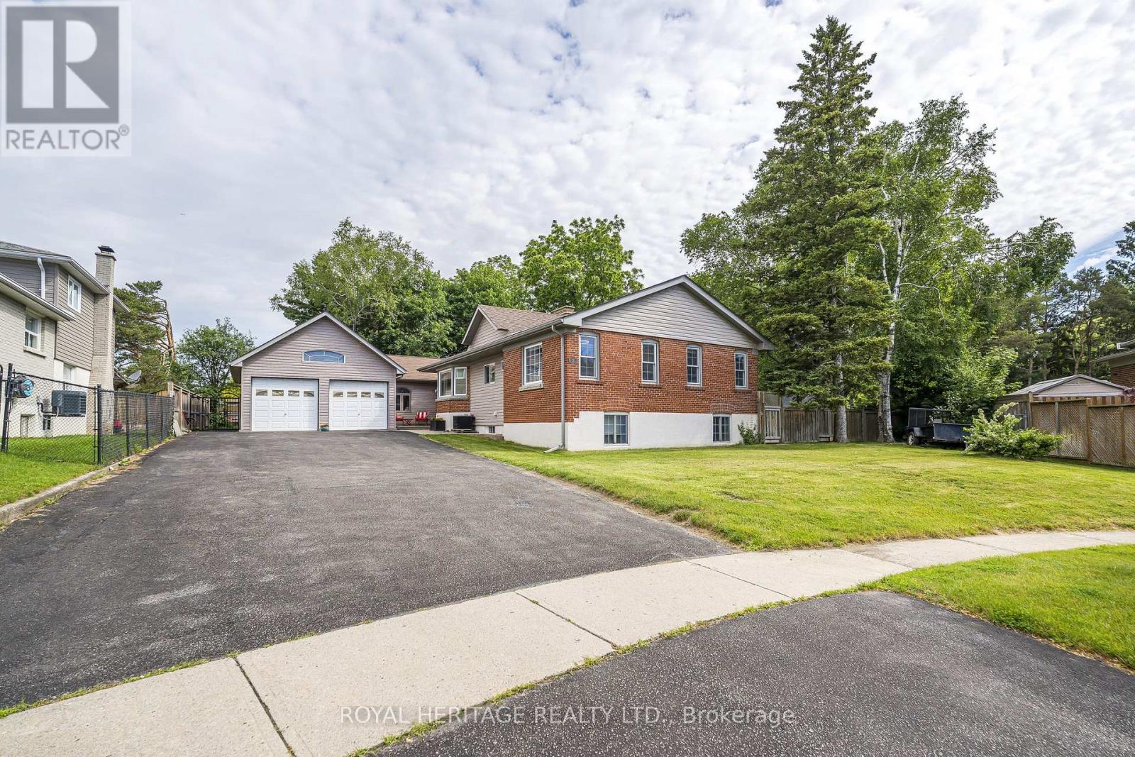 956 BAYSHORE COURT