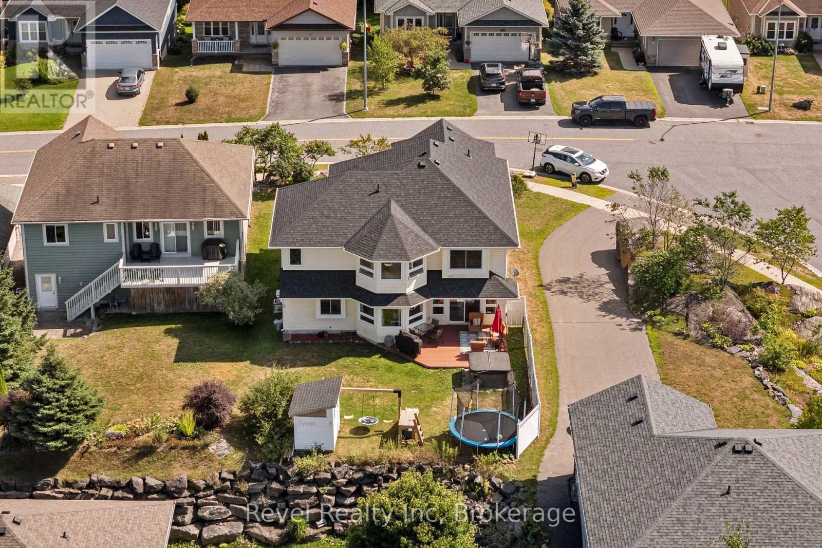 5 AVERY COURT