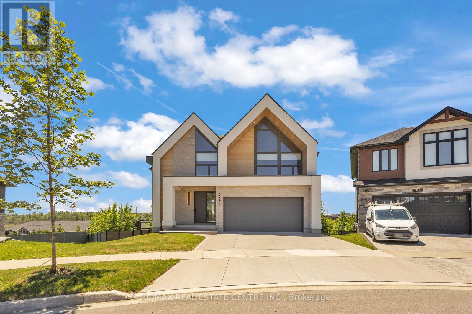920 THOMAS PEDDER COURT