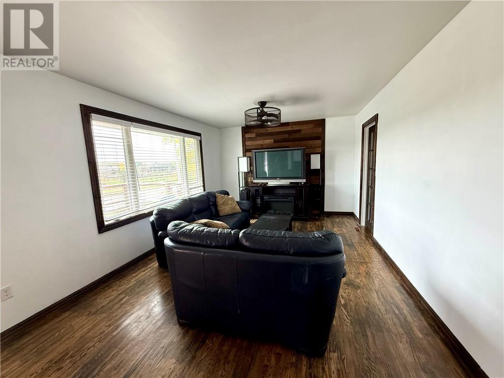 54 Maple Crescent