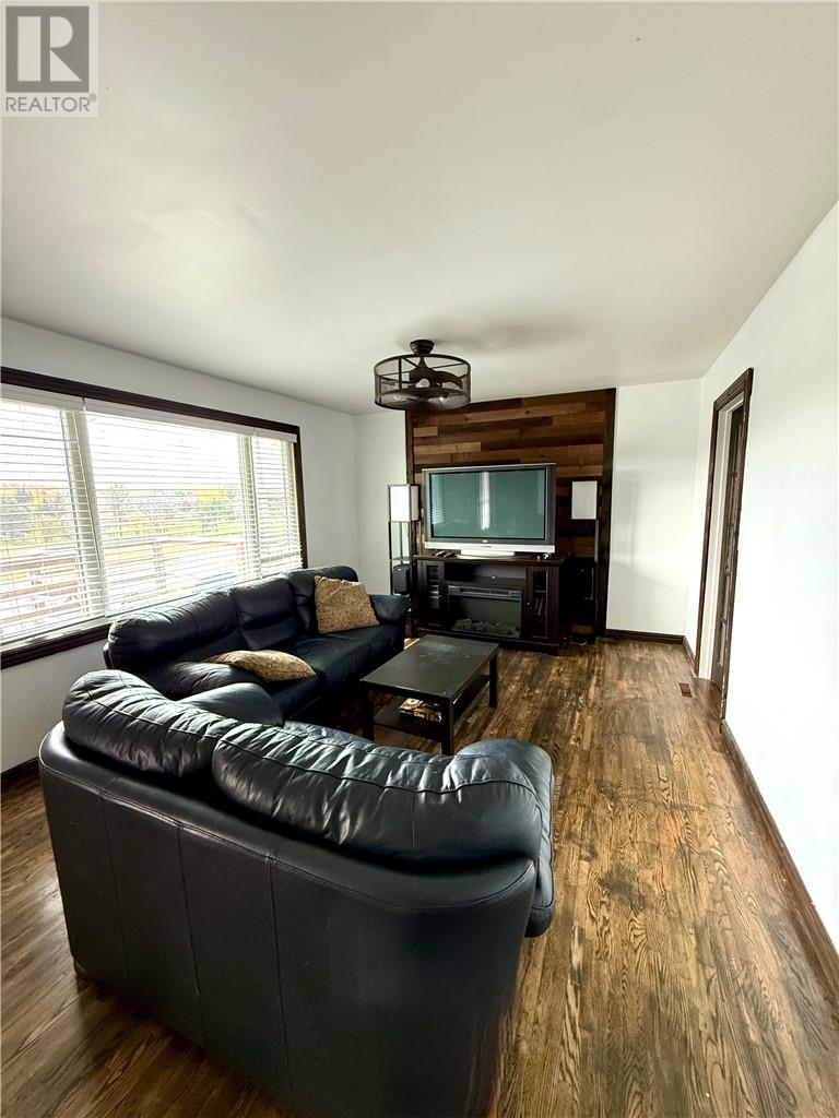 54 Maple Crescent