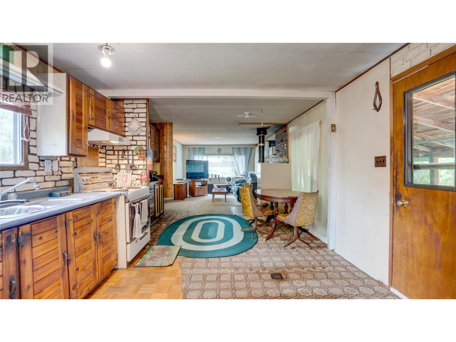 686 Powell Road