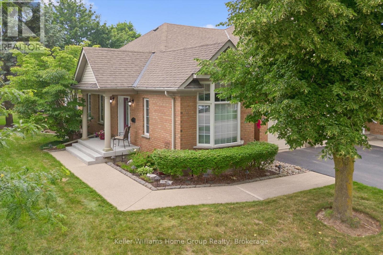 9 MAGNOLIA LANE