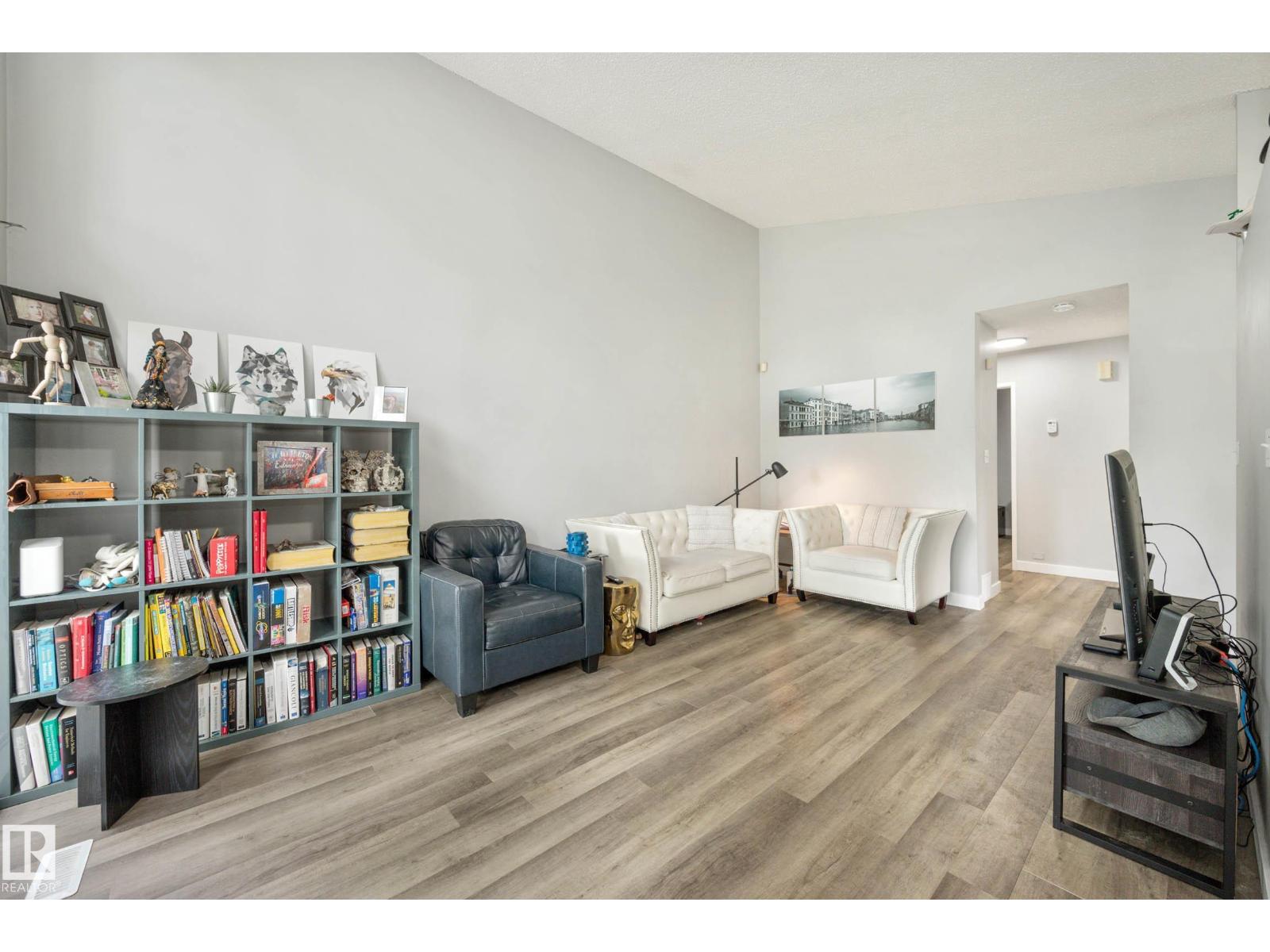11828 & 11830 45 ST NW