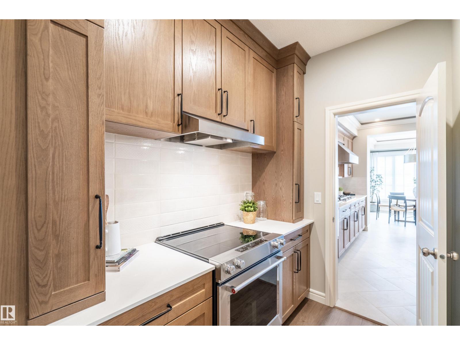 1611 14 ST NW