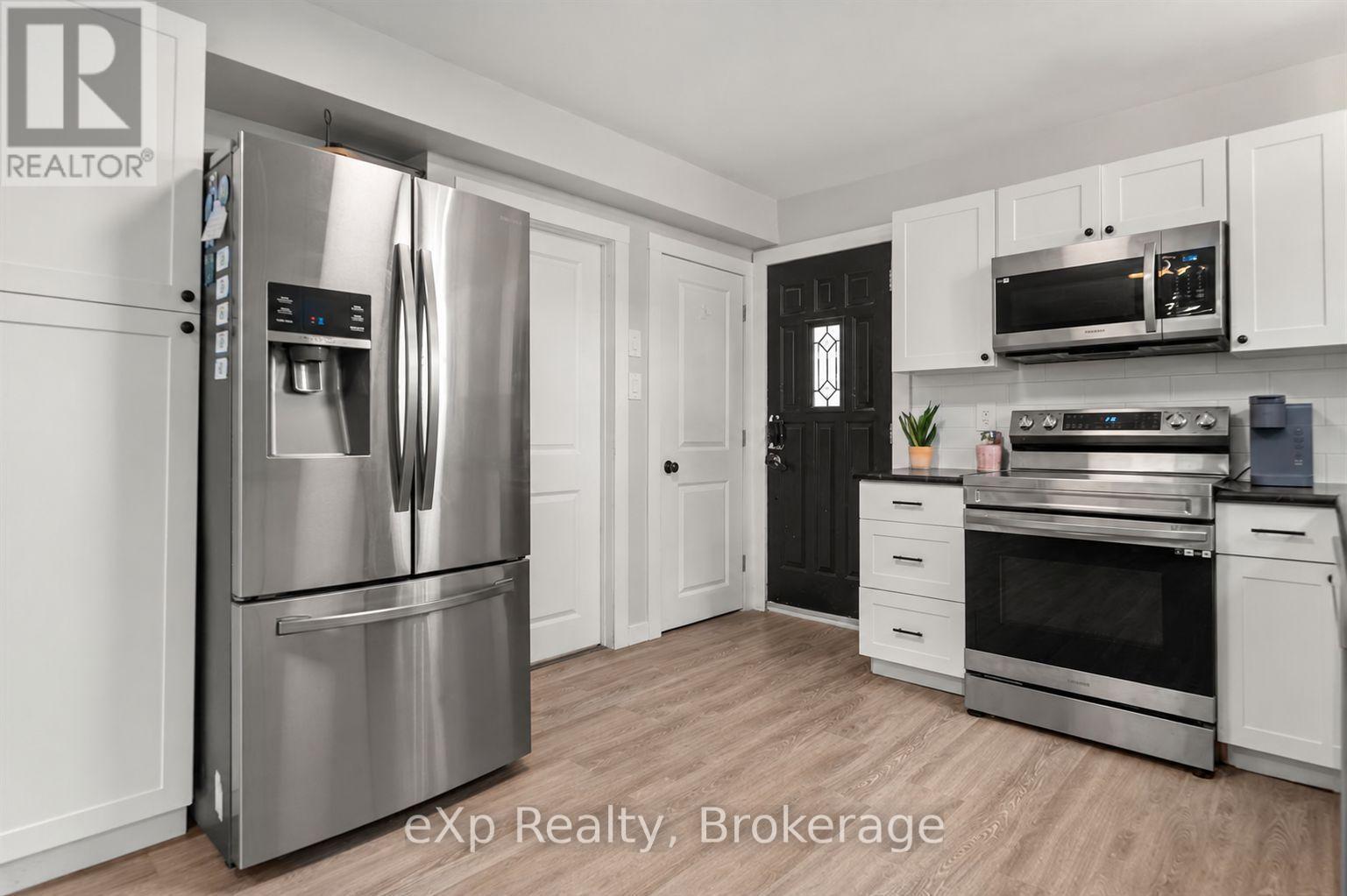 UNIT A - 89 COLLEGE STREET E