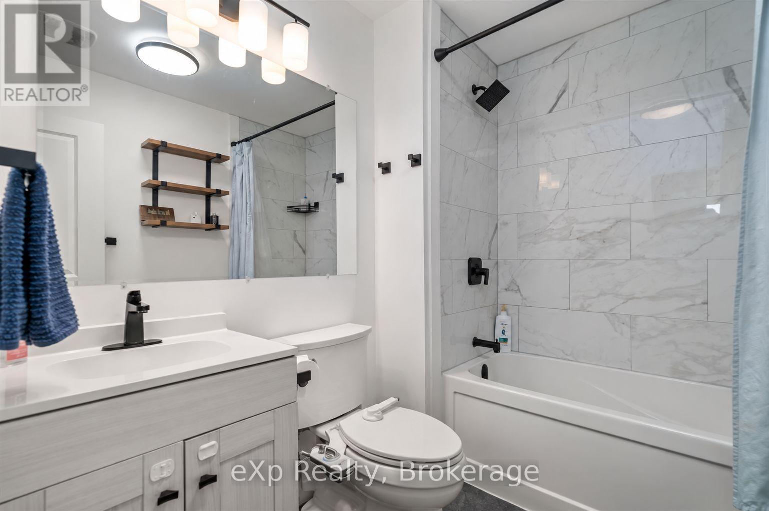 UNIT A - 89 COLLEGE STREET E