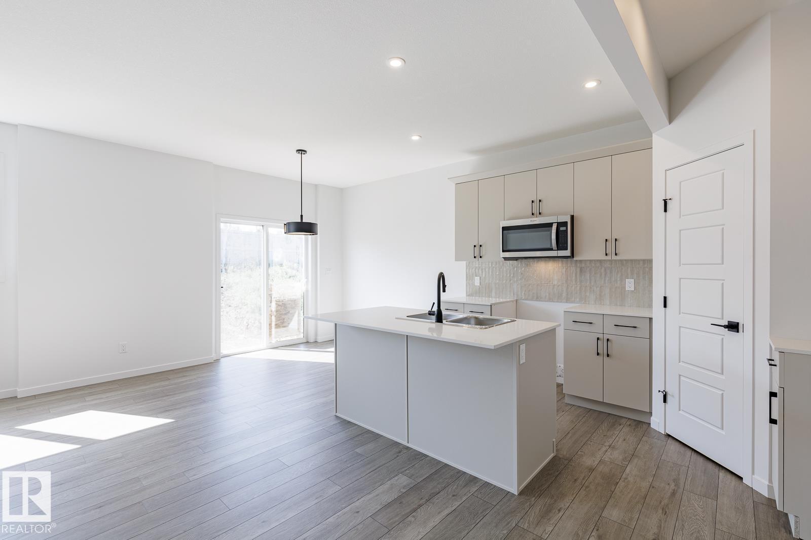 89 SILVERSTONE DR