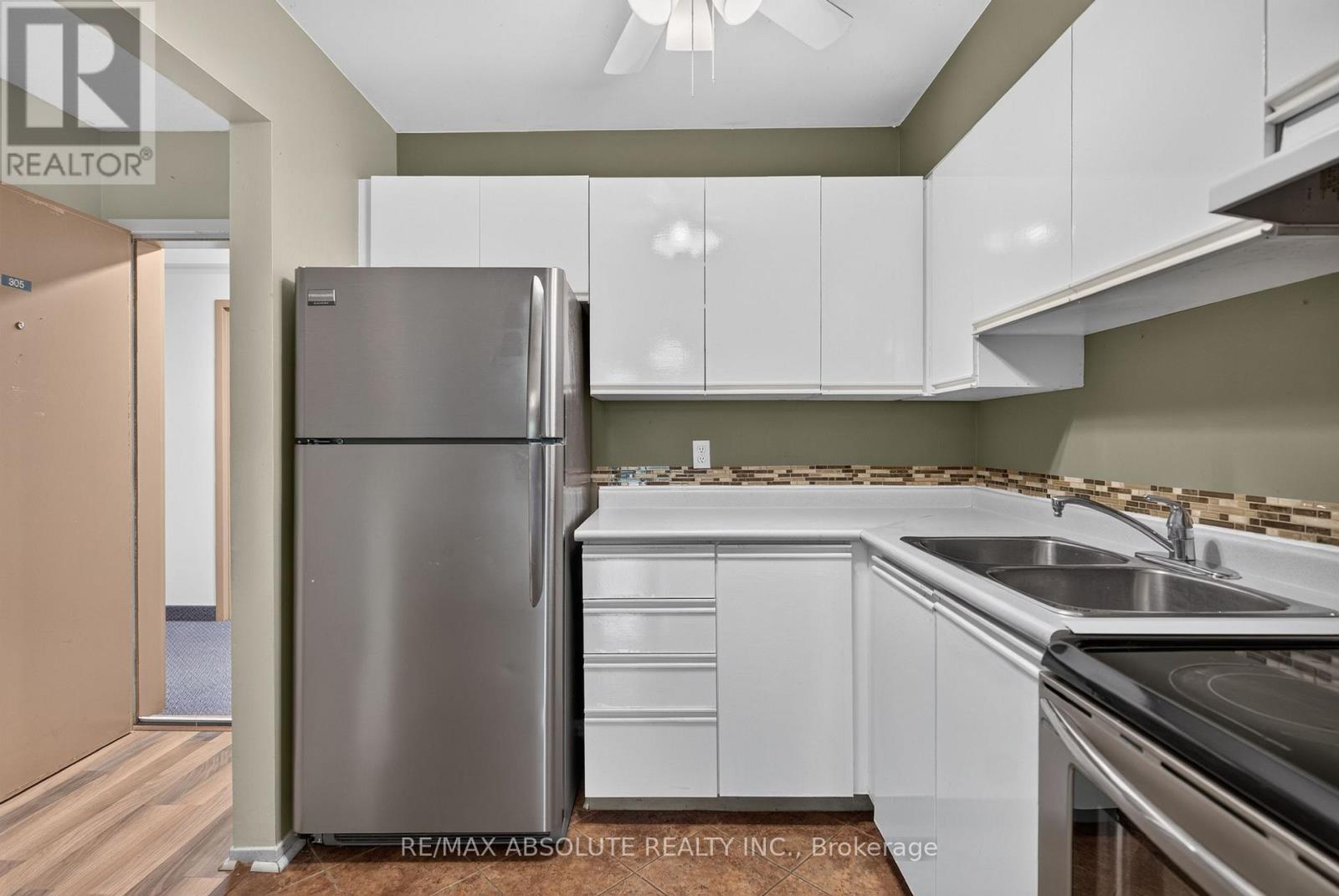 305 - 310 KINGSDALE AVENUE