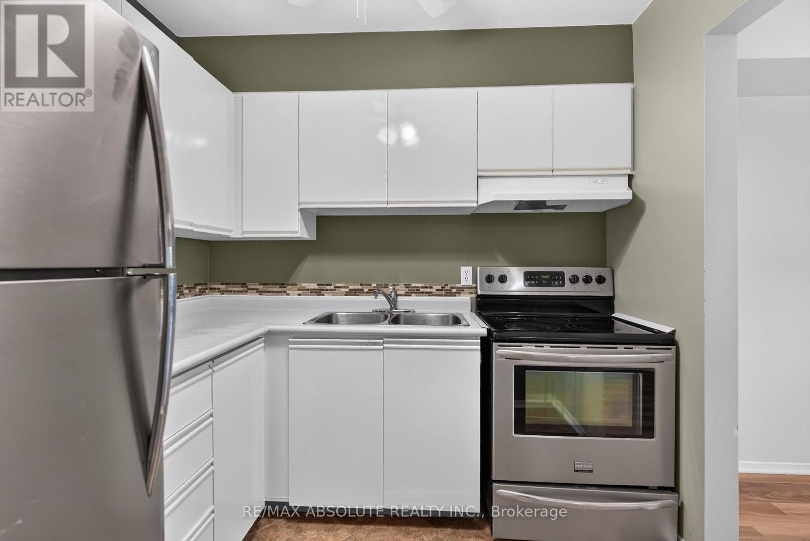 305 - 310 KINGSDALE AVENUE