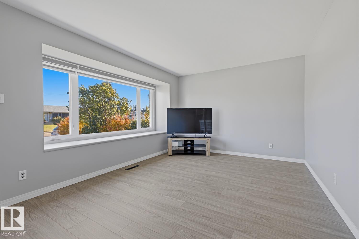 13436 135 ST NW