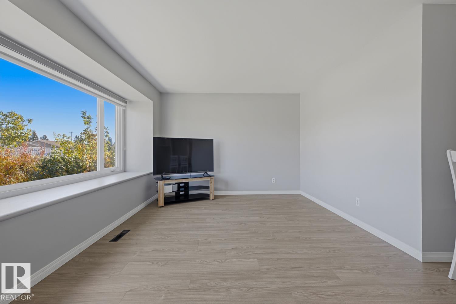 13436 135 ST NW