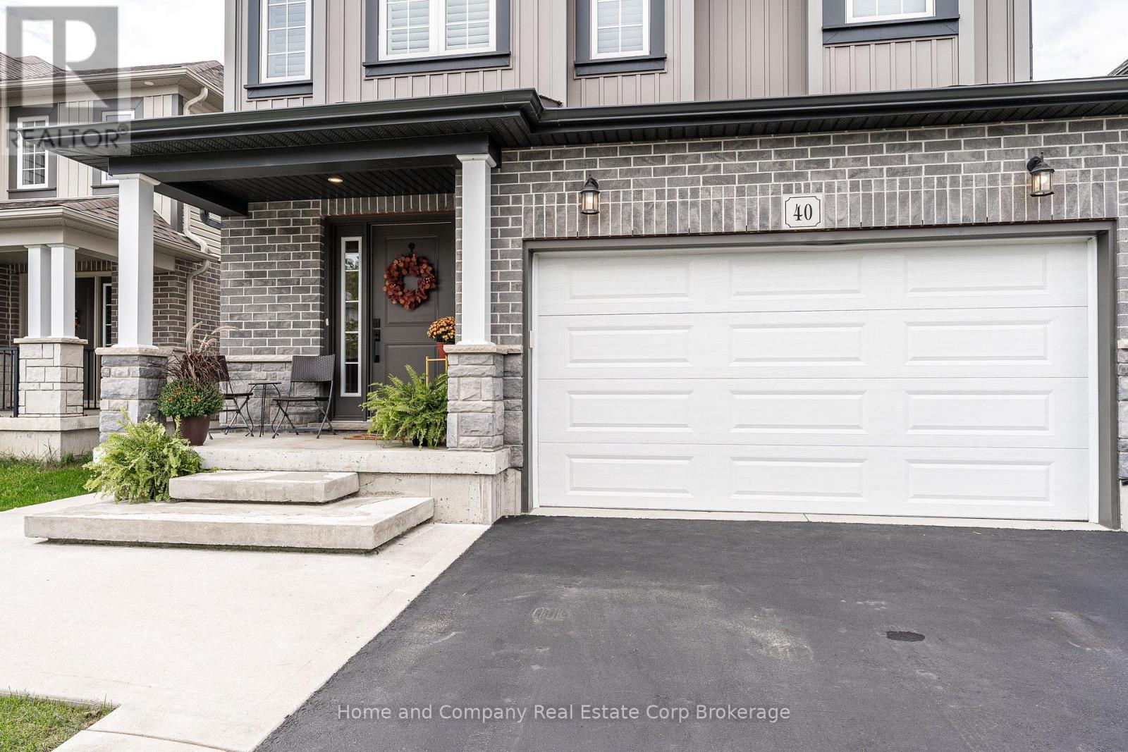 40 ROBERTSON DR DRIVE