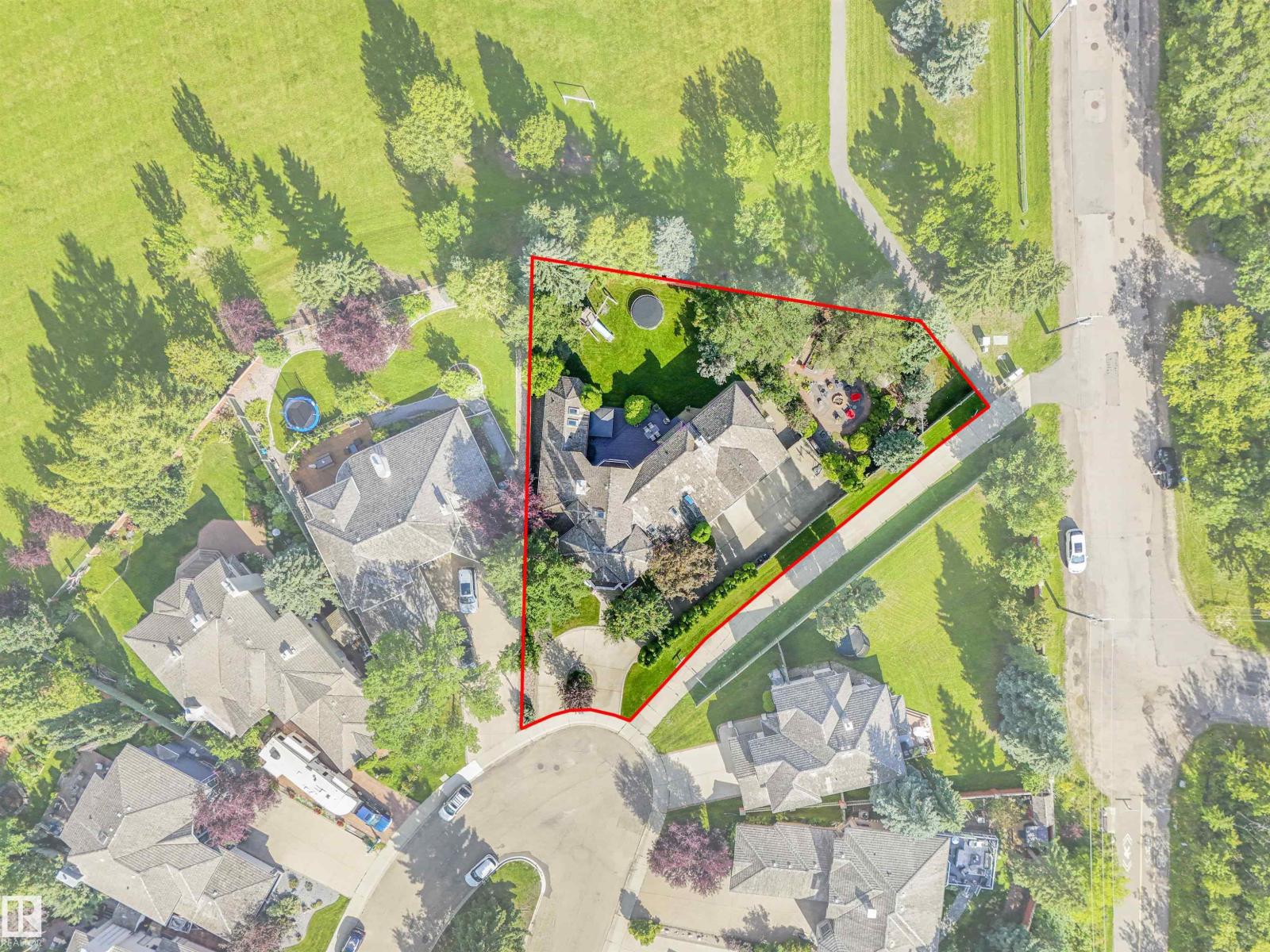 110 WEAVER DR NW