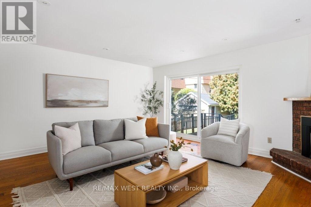 256 ERSKINE AVENUE