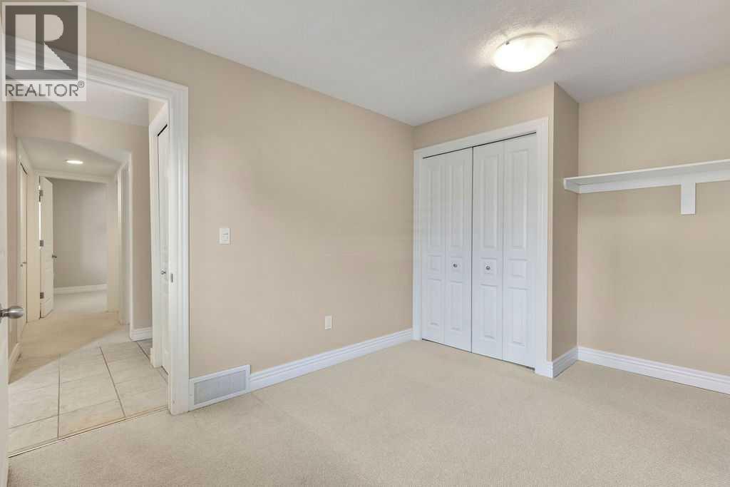 252, 66 Glamis Green SW