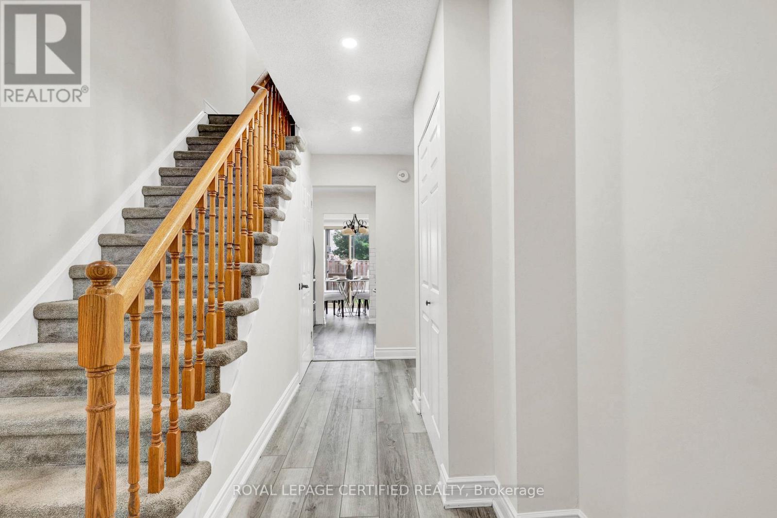 21 - 302 COLLEGE AVENUE W