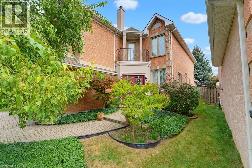 144 COVE Crescent