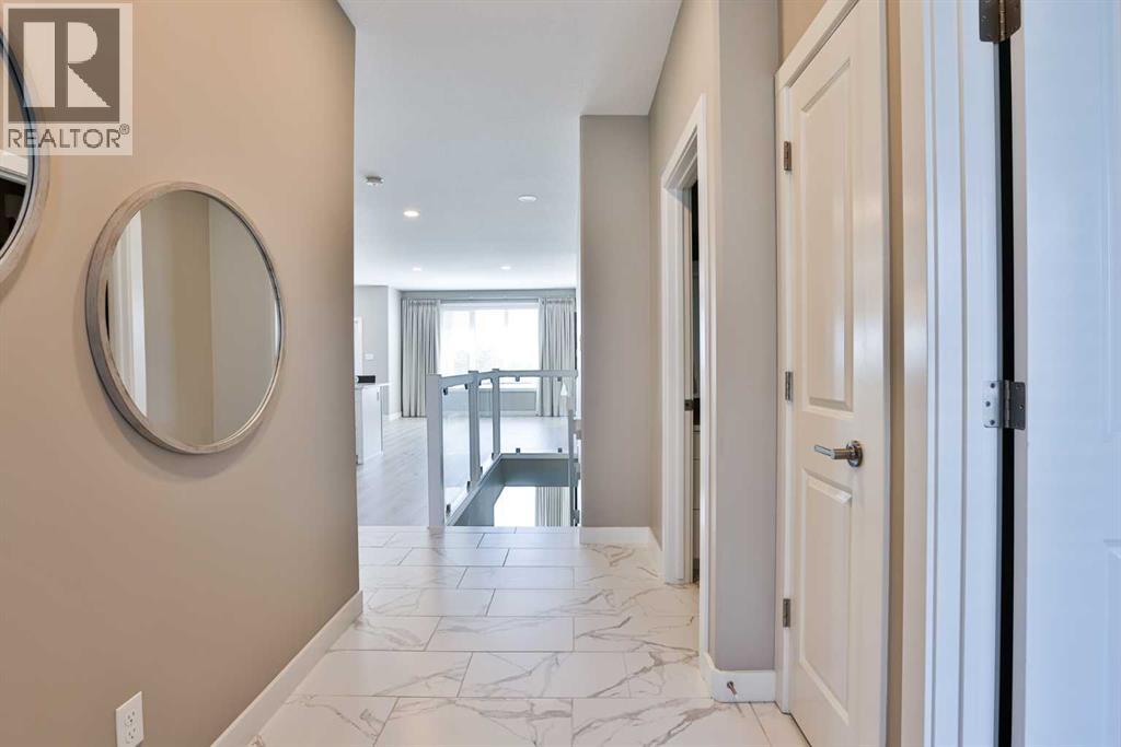 1044 Caledonia Place W