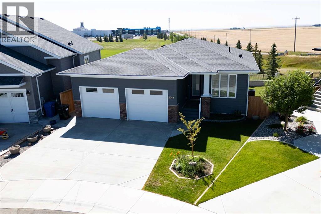 1044 Caledonia Place W