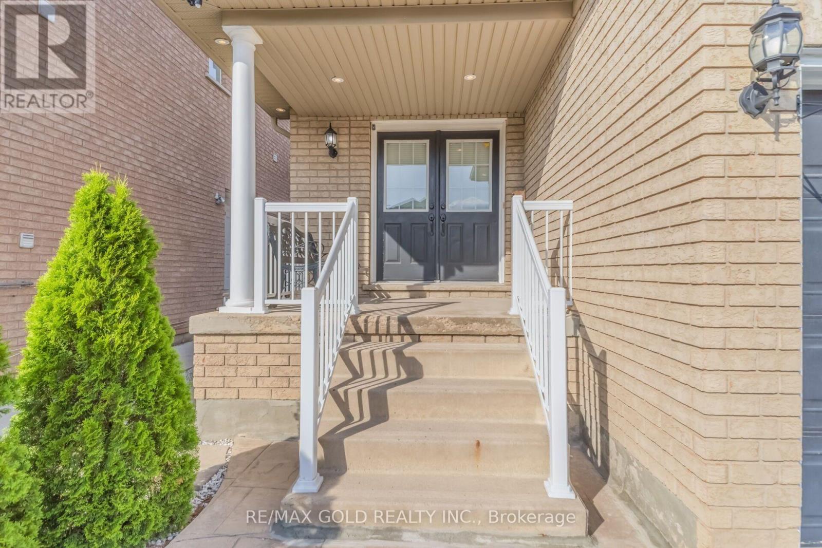 15 NEWARK WAY