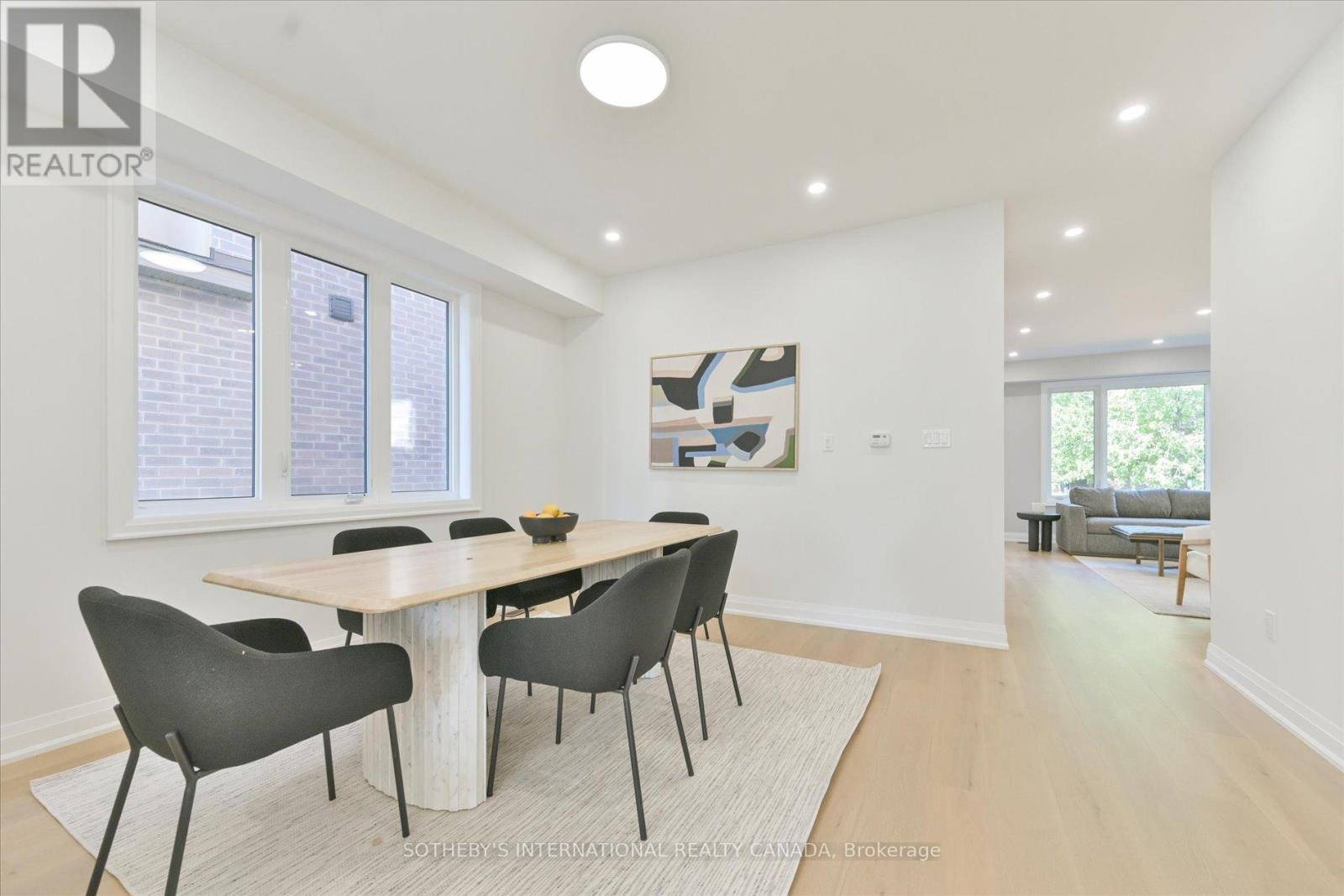 518 MARKAY COMMON