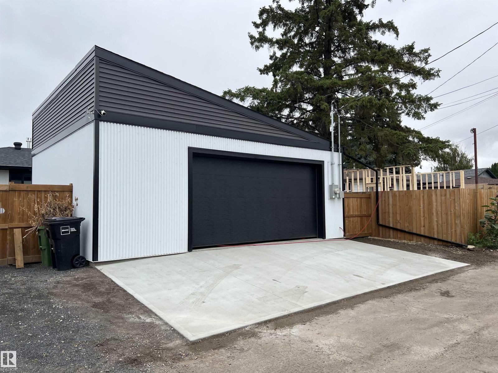 6115 95 AV NW
