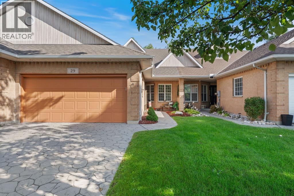 29 MICHAEL SNOW COURT - Photo 2