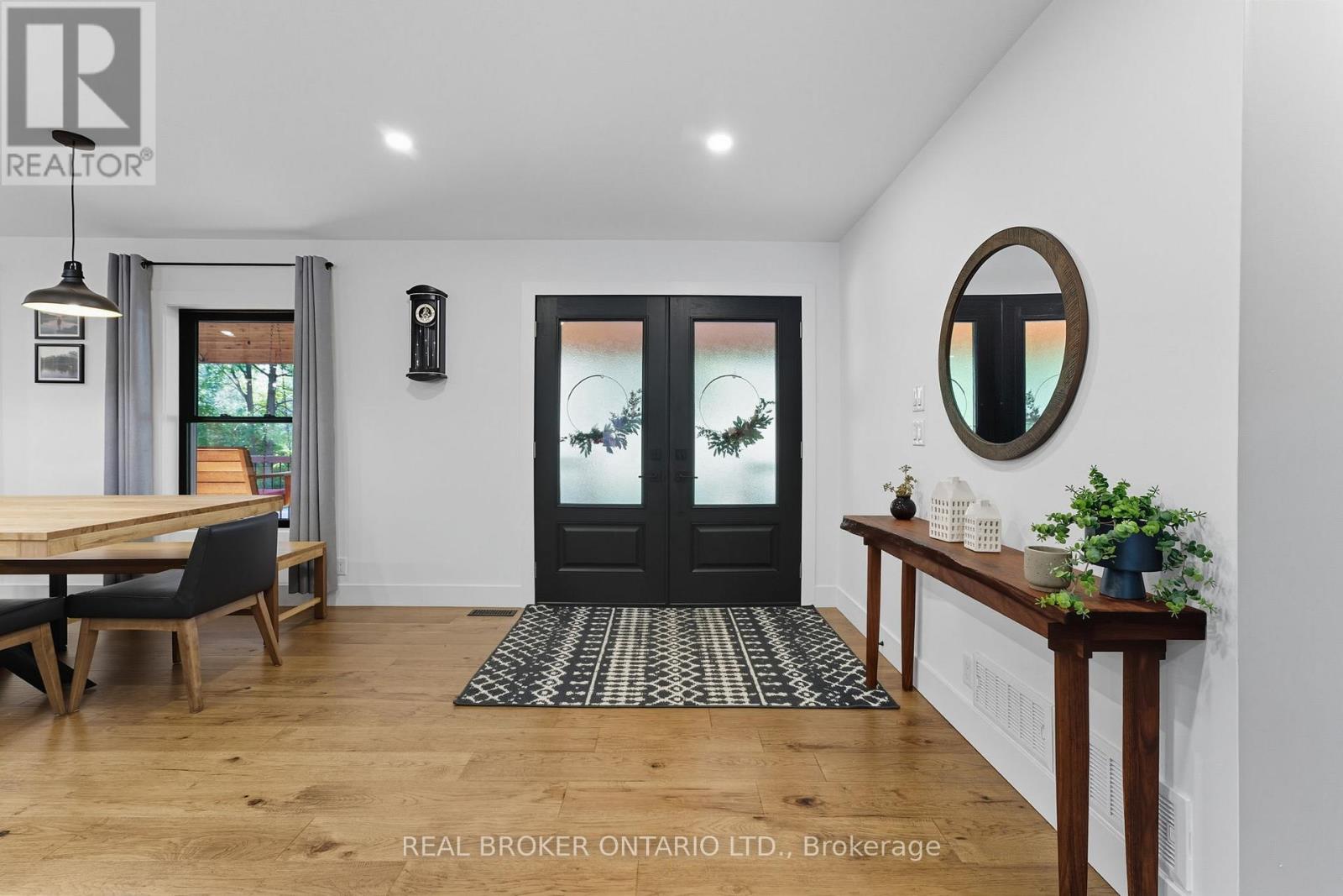 115 LAKESHORE ROAD