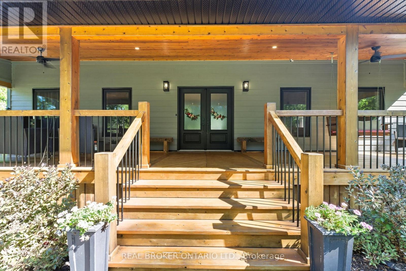 115 LAKESHORE ROAD